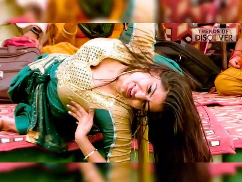 Monika Chaudhary Hot Dance Video
